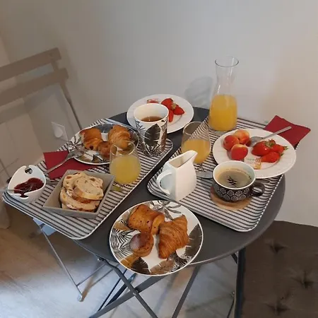 Oda ve Kahvaltı La Claudia Jardin Et 3*