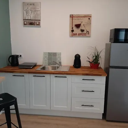 La Claudia Jardin Et Bed & Breakfast Pennautier